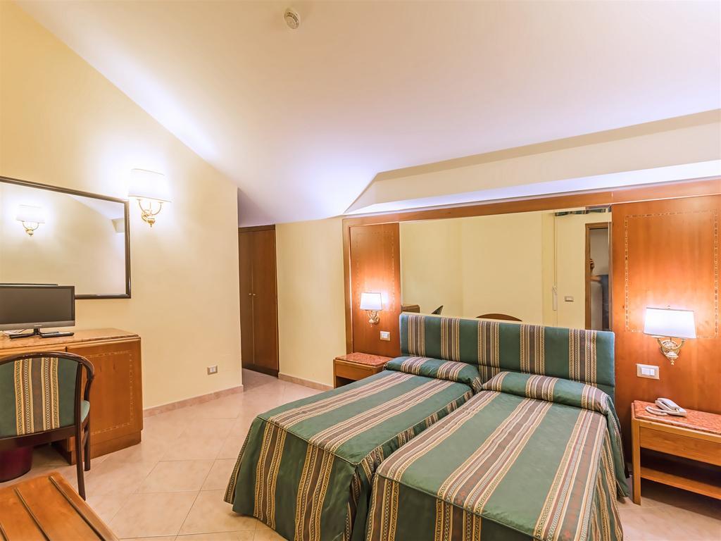 Raeli Floridia Hotell Rom