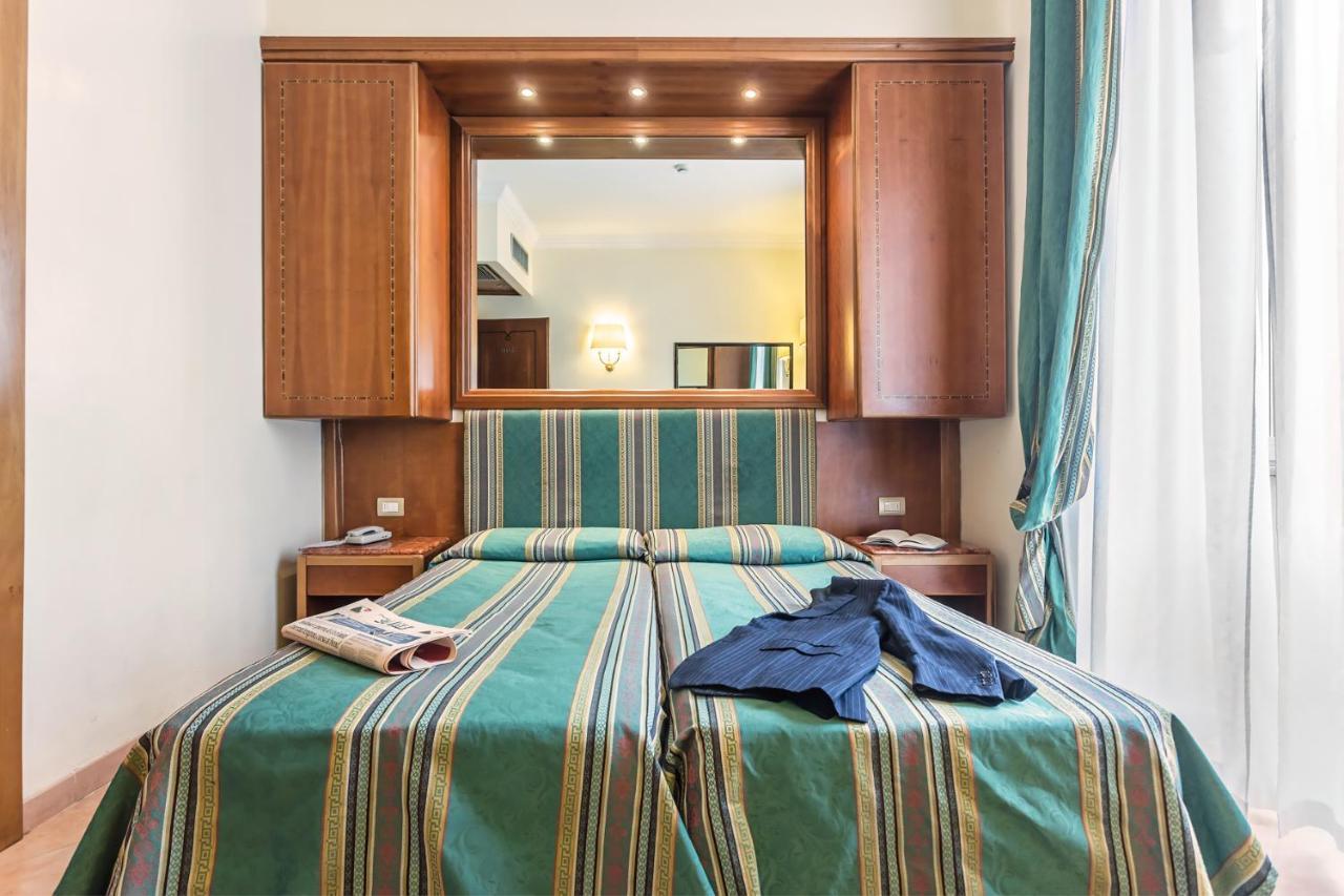 Raeli Floridia Hotell